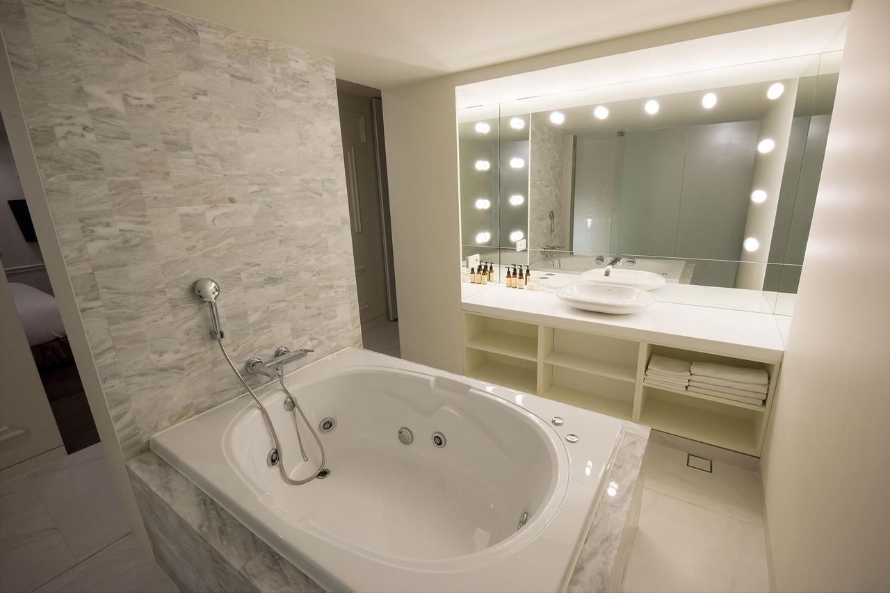 Nineth Hotel Сеул Экстерьер фото